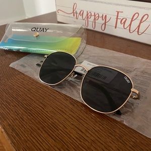 Quay Jezabell Sunglasses (Gold & Black New!)